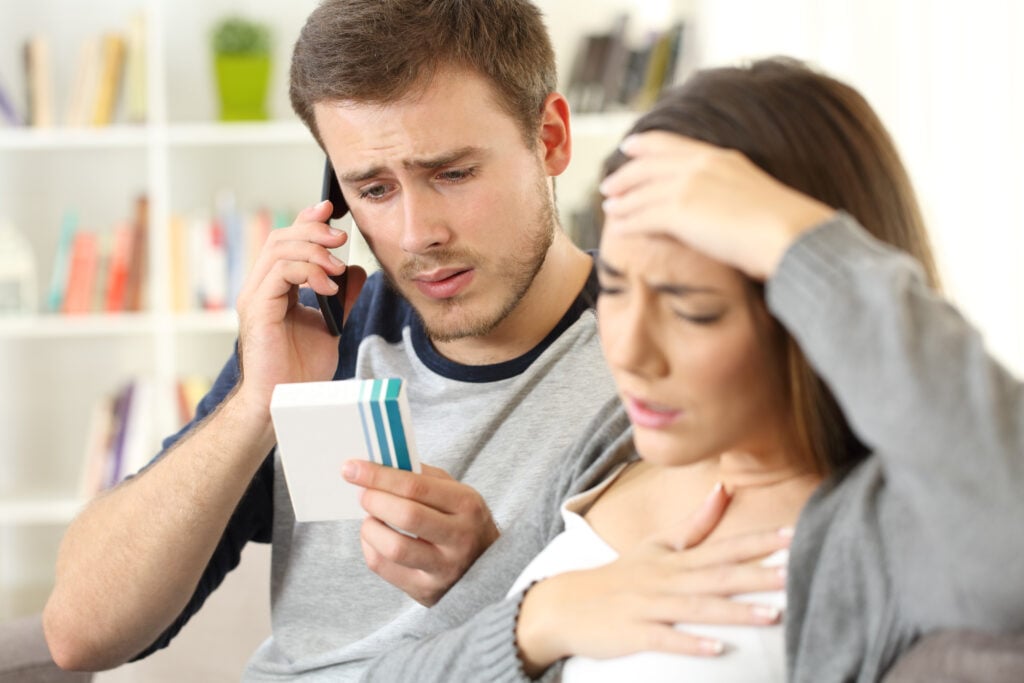 Tramadol Vs Hydrocodone - Uses, Differences & Side Effects 1 Husband calling doctor about wife medicine allergy